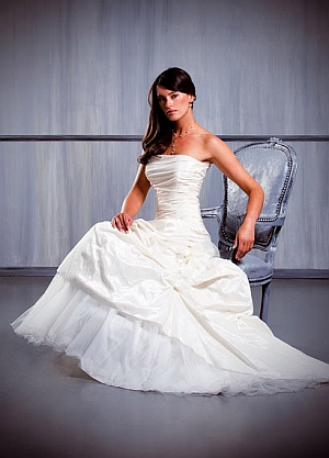 rochie de mireasa cu trena
