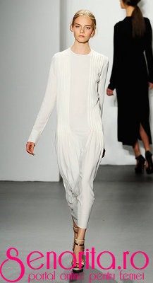 Colectia Primavara 2011 by Calvin Klein - Prezentari de moda