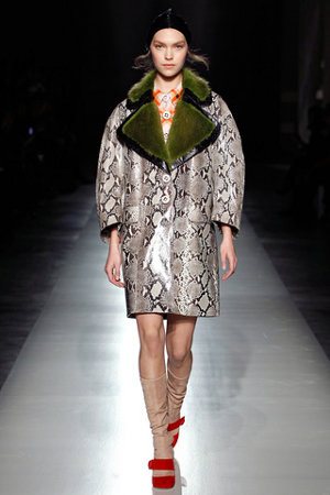 animal print, tendinta, clasic, moda, istoria umanitatii, piei de animale, regi, imparati, putere, bogatie, anii '40, anii '50, anii '70, elite, haina de blana, Jackelyn Kenneddy, Dior, hippie, rock, punk, pantaloni, jacheta, accesorii, rochie, azi, tipuri de animal print, leopard, zebra, vaca, Yves Saint Laurent, decorativ, lenjerie de pat, look casual-sport, petrecere eleganta, catwalk, moda toamna-iarna, 2011/2012, prada, Salvatore Ferragamo, Mango animal print, tendinta, clasic, moda, istoria umanitatii, piei de animale, regi, imparati, putere, bogatie, anii '40, anii '50, anii '70, elite, haina de blana, Jackelyn Kenneddy, Dior, hippie, rock, punk, pantaloni, jacheta, accesorii, rochie, azi, tipuri de animal print, leopard, zebra, vaca, Yves Saint Laurent, decorativ, lenjerie de pat, look casual-sport, petrecere eleganta, catwalk, moda toamna-iarna, 2011/2012, prada, Salvatore Ferragamo, Mango