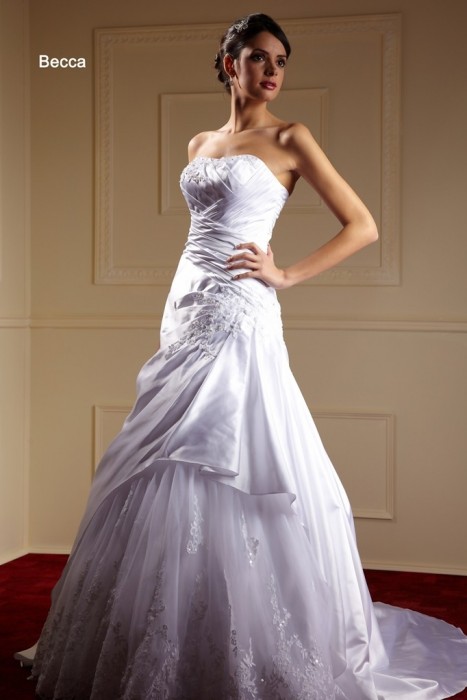 rochie de mireasa cu pliuri