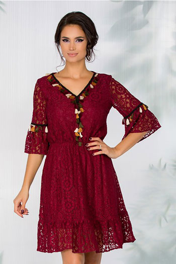 rochie-din-dantela-visinie rochie-din-dantela-visinie