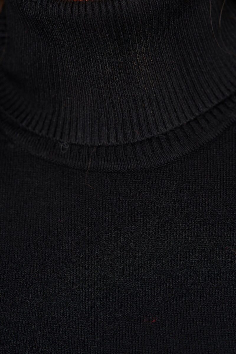 Bluza dama SunShine neagra tricotata mulata pe gat -