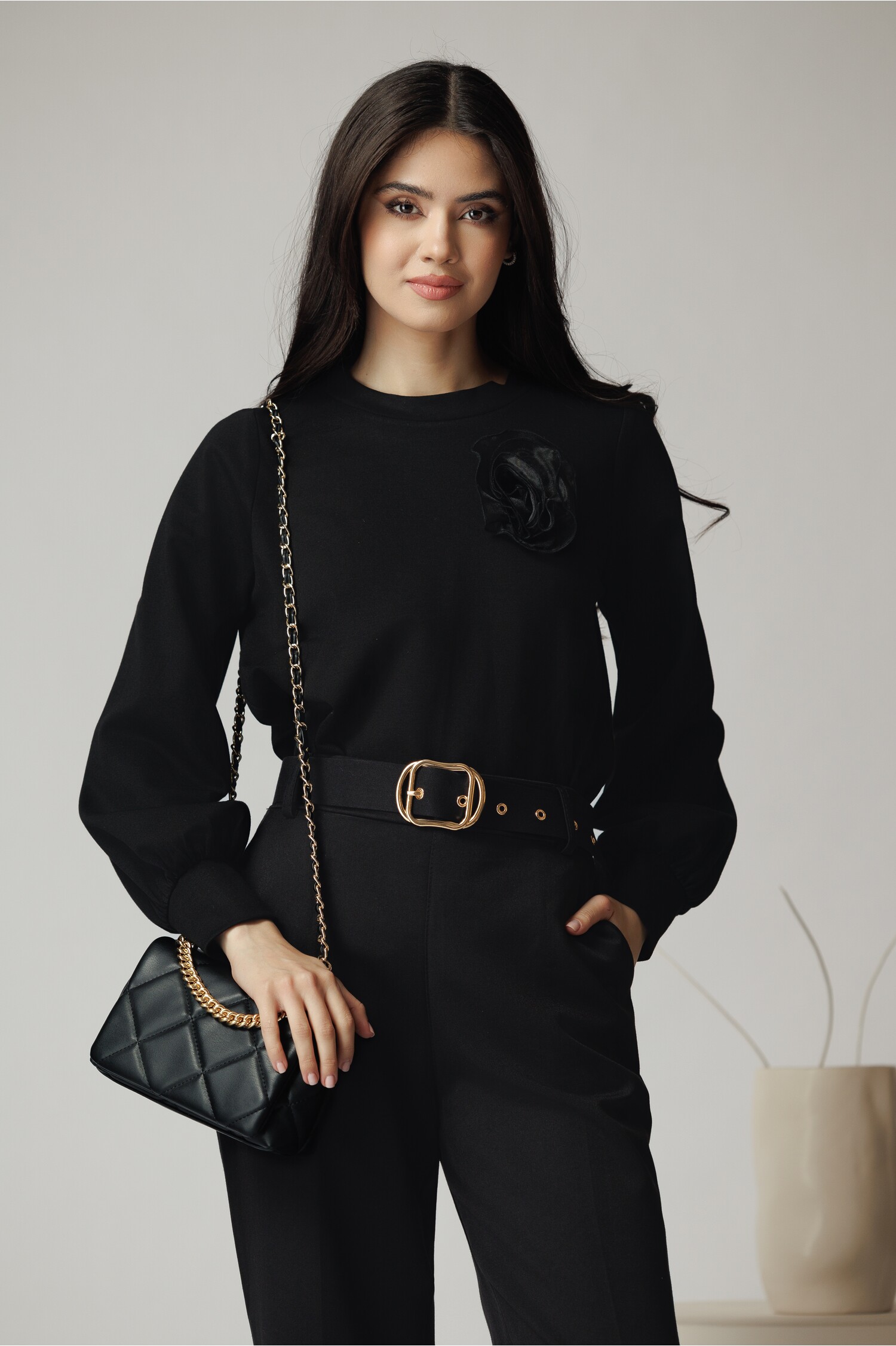 Bluza casual neagră DY Fashion din jerseu cu floare organza - Bluza DY Fashion casual din jerse neagra cu floare din organza