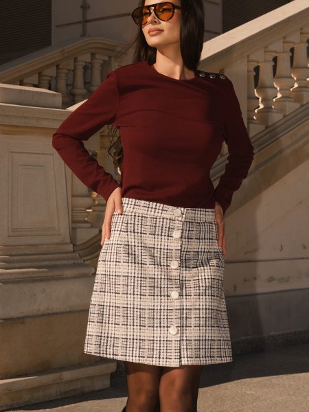 Fusta DY Fashion office scurta din stofa gri cu carouri galbene si nasturi